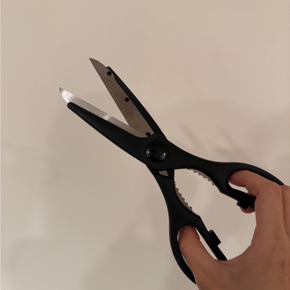Black Kitchen Scissors - Picture 5 of 5